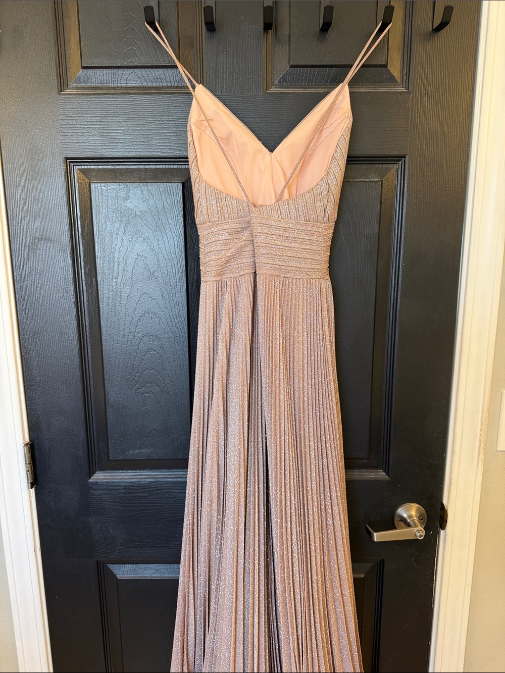 Shimmering Blush-Pink Pleated V-Neck Prom Gown
